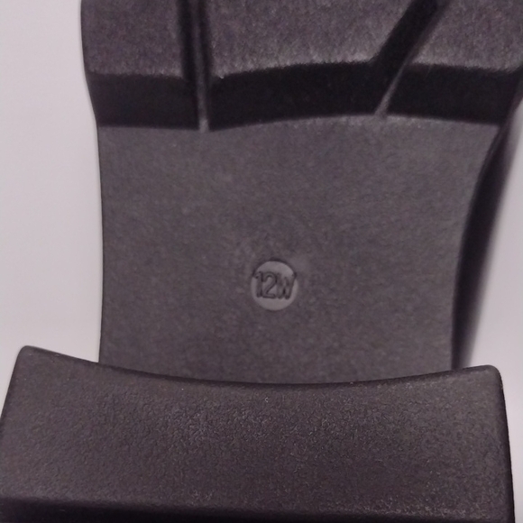 Cushionaire MemoryFoamSleek Black Chelsea Juliet Ankle Boots with Elastic Panels - Picture 9 of 12